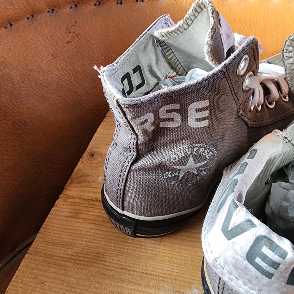 Ladies Converse Size7 Color Charcoal Only Wore Th… - image 8